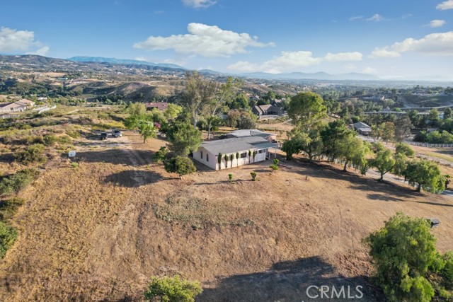 42345 De Portola Road, Temecula CA: https://media.crmls.org/medias/7c766f37-5182-4598-a87c-c83c912da965.jpg