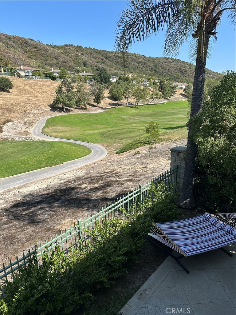 https://media.crmls.org/medias/7c7735bd-dc9b-472f-a110-fbb349f4c27d.jpg?preset=X-Large
