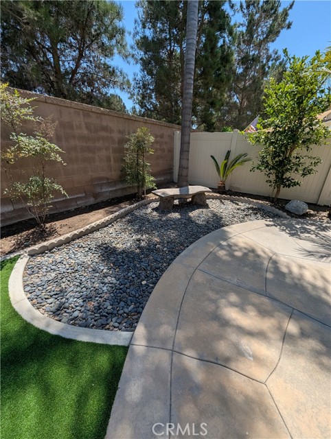 23 Highfield, Irvine CA: https://media.crmls.org/medias/7c7779c4-812c-4f0a-96aa-c9f8de62f7f2.jpg