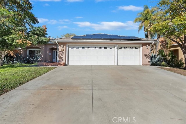 Detail Gallery Image 7 of 54 For 10049 Cartagena, Moreno Valley,  CA 92557 - 4 Beds | 2 Baths