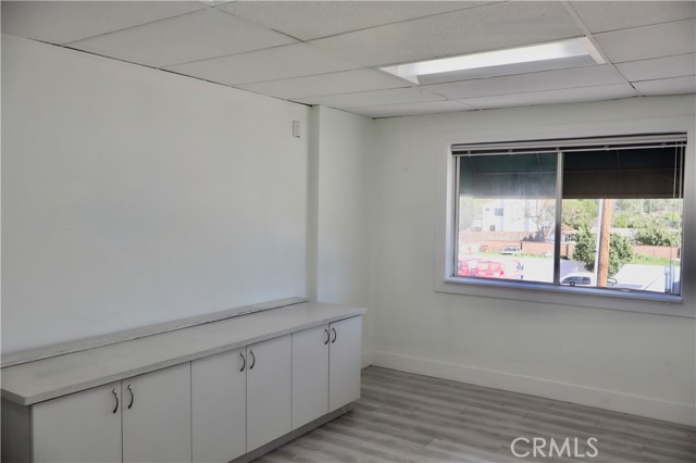 Detail Gallery Image 10 of 25 For 6016 Fallbrook Ave #200,  Woodland Hills,  CA 91367 - 4 Beds | – Baths