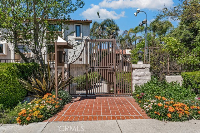 Detail Gallery Image 3 of 31 For 23473 Park Sorrento #8,  Calabasas,  CA 91302 - 3 Beds | 2/1 Baths