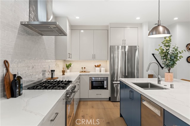 1212 19th Street, Hermosa Beach, California 90254, 4 Bedrooms Bedrooms, ,4 BathroomsBathrooms,Residential,For Sale,19th,SB26062974