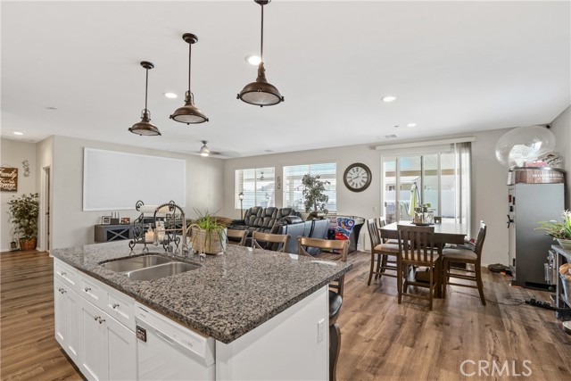 Detail Gallery Image 9 of 36 For 1408 Chardonnay Pl, San Jacinto,  CA 92582 - 4 Beds | 2 Baths