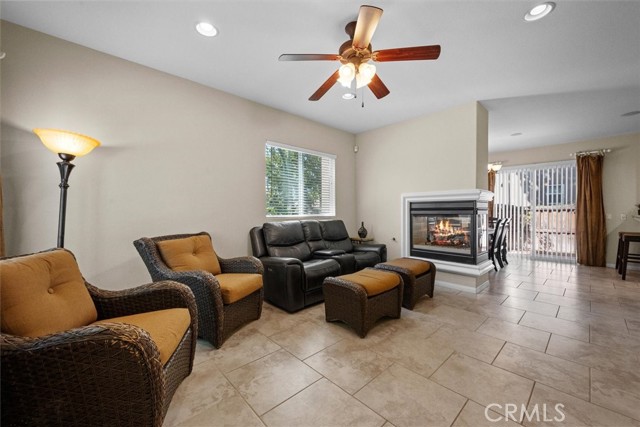Detail Gallery Image 7 of 46 For 22528 Canal Cir, Grand Terrace,  CA 92313 - 3 Beds | 2/1 Baths