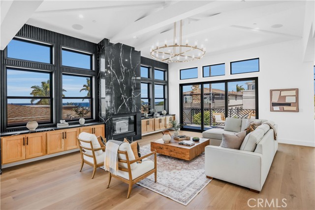 924 17th St, Hermosa Beach CA: https://media.crmls.org/medias/7c7cee2e-ebe0-4523-b625-3601f8303c06.jpg