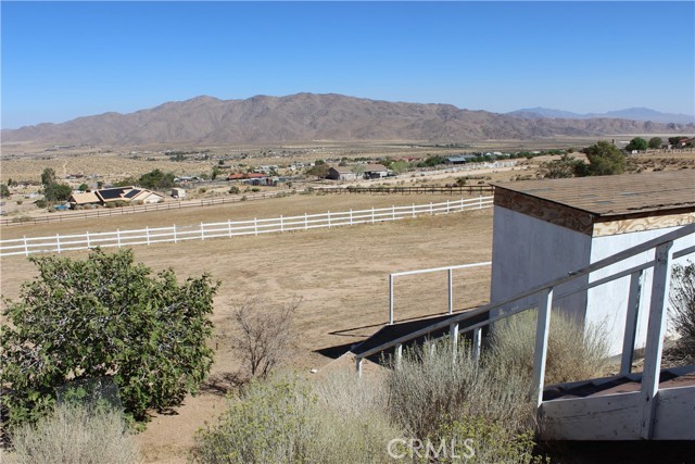 Detail Gallery Image 4 of 20 For 25926 Outpost Rd, Apple Valley,  CA 92308 - 3 Beds | 2 Baths