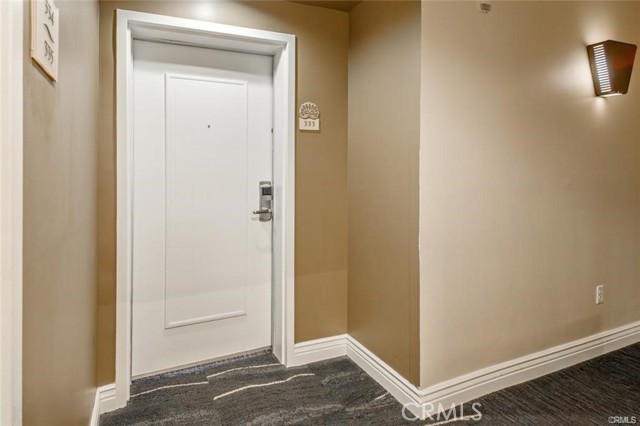 1300 The Strand, Hermosa Beach CA: https://media.crmls.org/medias/7c7d4746-8adb-468e-b244-89e1175e601c.jpg