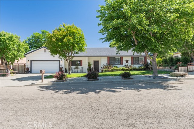 Detail Gallery Image 3 of 28 For 402 9th St, Paso Robles,  CA 93446 - 3 Beds | 2 Baths
