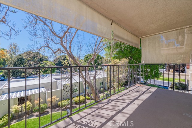 2381 Via Mariposa W, Laguna Woods CA: https://media.crmls.org/medias/7c7db093-63f0-4d02-b0ea-98a9959af48f.jpg