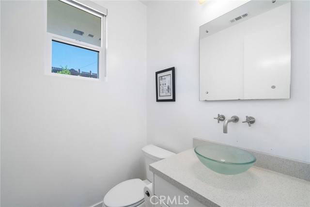 Detail Gallery Image 8 of 21 For 1273 Westreef, Costa Mesa,  CA 92627 - 3 Beds | 2/2 Baths