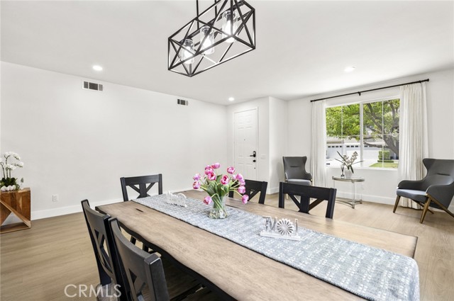 37 Pheasant Creek, Irvine CA: https://media.crmls.org/medias/7c7e137c-7014-4696-baaa-42d3b65f577c.jpg