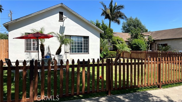515 S Van Ness Avenue, Santa Ana CA: https://media.crmls.org/medias/7c7e8645-8944-49fc-b9e1-0add93085c01.jpg