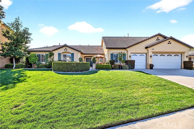 Detail Gallery Image 2 of 67 For 32797 Secretariat Ct, Menifee,  CA 92584 - 5 Beds | 4 Baths
