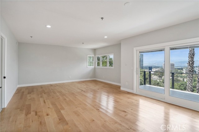 Detail Gallery Image 8 of 56 For 3600 Multiview Dr, Los Angeles,  CA 90068 - 3 Beds | 2 Baths