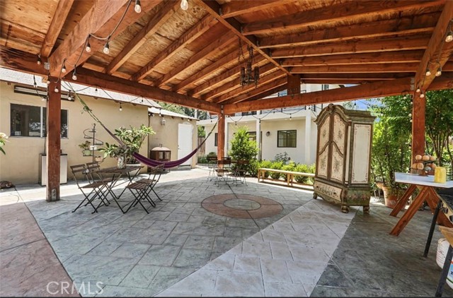 Detail Gallery Image 4 of 10 For 720 W Altadena #1/2,  Altadena,  CA 91001 - 3 Beds | 3 Baths