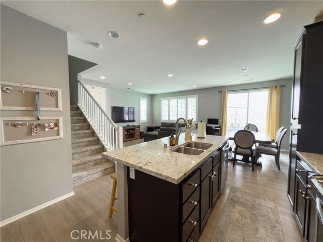 5485 San Roberto, San Diego CA: https://media.crmls.org/medias/7c7fb703-1d12-4f86-a8fe-be73849ecffc.jpg