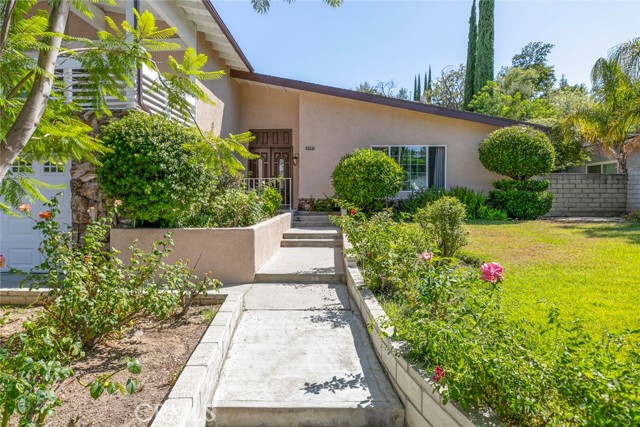 Detail Gallery Image 5 of 67 For 12457 Bradford Pl, Granada Hills,  CA 91344 - 4 Beds | 3 Baths