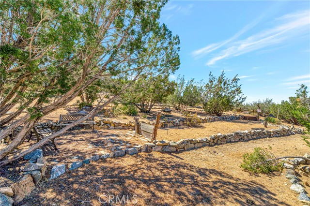 11720 Honeybee Lane, Juniper Hills CA: https://media.crmls.org/medias/7c80d624-8673-497c-a872-1b34e66d070b.jpg