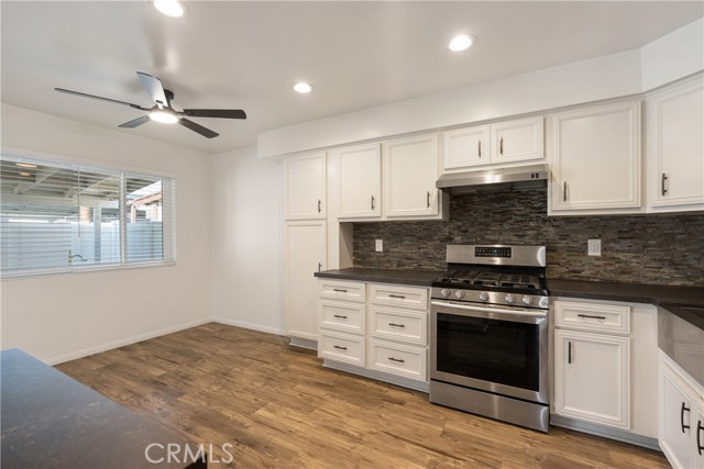 Detail Gallery Image 13 of 30 For 1919 Sherry #37,  Santa Ana,  CA 92705 - 3 Beds | 2 Baths