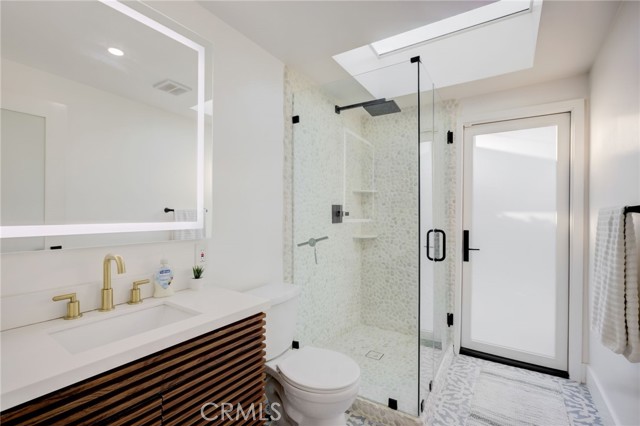 Detail Gallery Image 39 of 66 For 8161 Encino Ave, Northridge,  CA 91325 - 4 Beds | 3 Baths