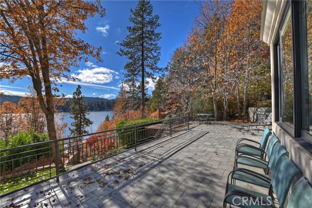 Detail Gallery Image 41 of 63 For 28175 North Shore Rd, Lake Arrowhead,  CA 92352 - 5 Beds | 5/1 Baths