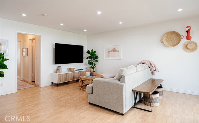 611 Prospect Avenue, Redondo Beach, California 90277, 2 Bedrooms Bedrooms, ,2 BathroomsBathrooms,Residential,Sold,Prospect,SB22076487