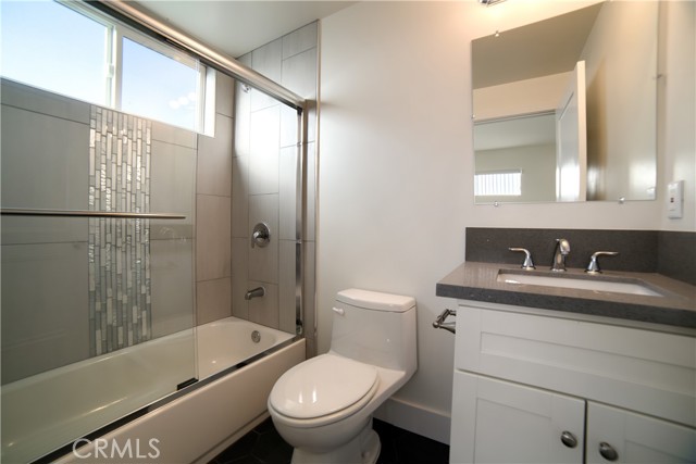 Detail Gallery Image 24 of 24 For 4559 Pickford St St #4559 1/2,  Los Angeles,  CA 90019 - 4 Beds | 4 Baths