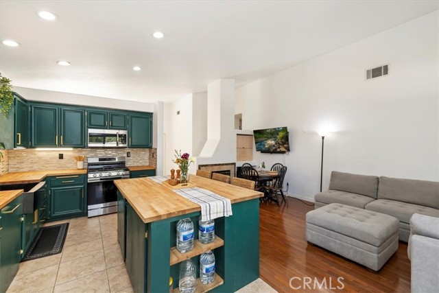 Detail Gallery Image 9 of 36 For 22686 Hannah Ct, Corona,  CA 92883 - 3 Beds | 2 Baths