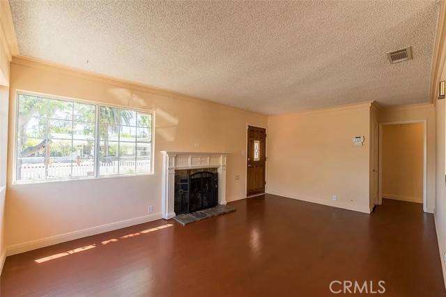 Detail Gallery Image 14 of 31 For 7702 Ben Ave, North Hollywood,  CA 91605 - 5 Beds | 2 Baths