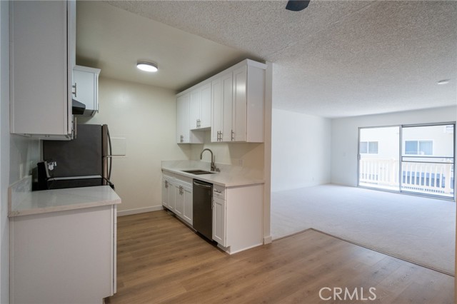 1707 Pacific Coast Highway, Hermosa Beach, California 90254, 1 Bedroom Bedrooms, ,1 BathroomBathrooms,Residential,For Sale,Pacific Coast Highway,SB26076902