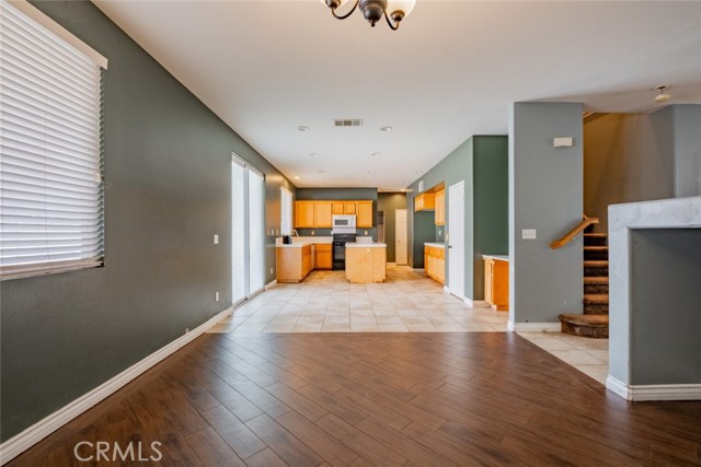 Detail Gallery Image 11 of 36 For 6349 Catania Ct, Palmdale,  CA 93552 - 6 Beds | 2/1 Baths