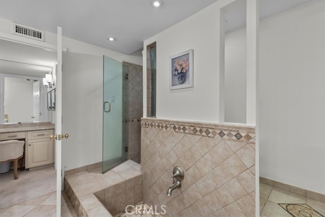 92 Cottonwood Circle, Rolling Hills Estates CA: https://media.crmls.org/medias/7c83a3d9-3e3e-4e19-839e-e4ddc0276f31.jpg