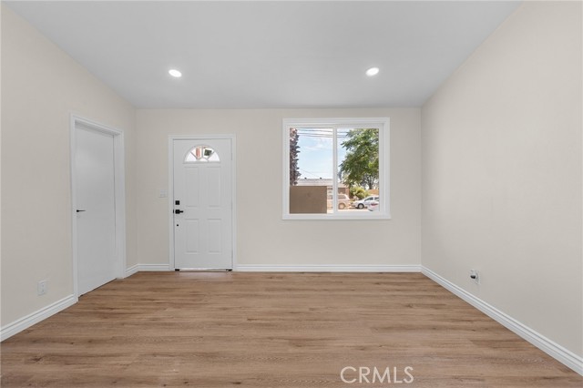 530 E 3rd Street, Rialto CA: https://media.crmls.org/medias/7c83b7f2-8424-4e8c-b570-4d4c5fa70e7e.jpg