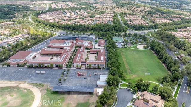 17 Lowland, Irvine CA: https://media.crmls.org/medias/7c8476a3-c346-49e2-a2c9-731e45001258.jpg
