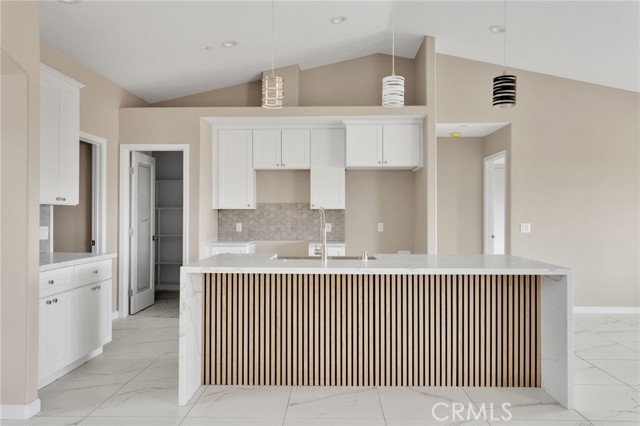 Detail Gallery Image 8 of 44 For 12584 Mesquite Rd, Apple Valley,  CA 92307 - 4 Beds | 2/1 Baths