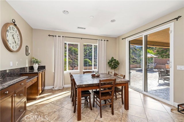 Detail Gallery Image 19 of 64 For 34595 Collier Falls Ct, Temecula,  CA 92592 - 5 Beds | 3/1 Baths