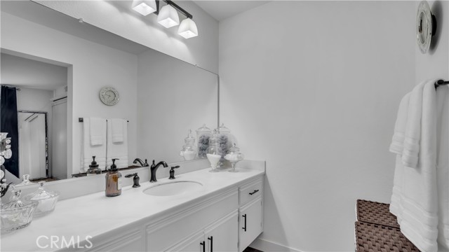 Detail Gallery Image 10 of 42 For 125 Briarglen, Irvine,  CA 92614 - 1 Beds | 1 Baths