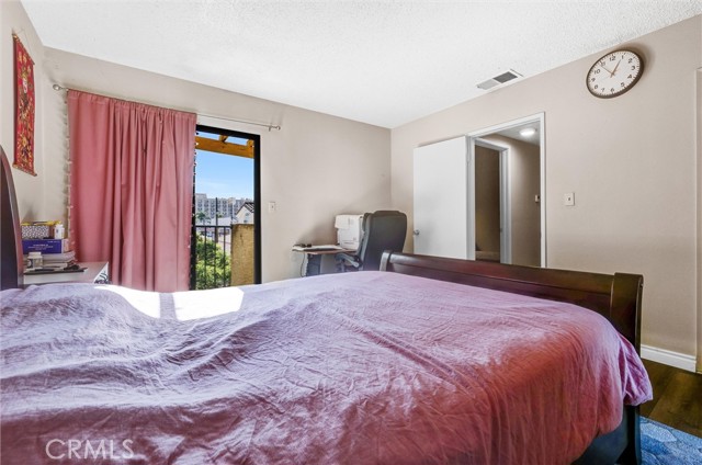 Detail Gallery Image 24 of 31 For 205 N Lincoln Ave Unit B, Monterey Park,  CA 91755 - 2 Beds | 1/1 Baths