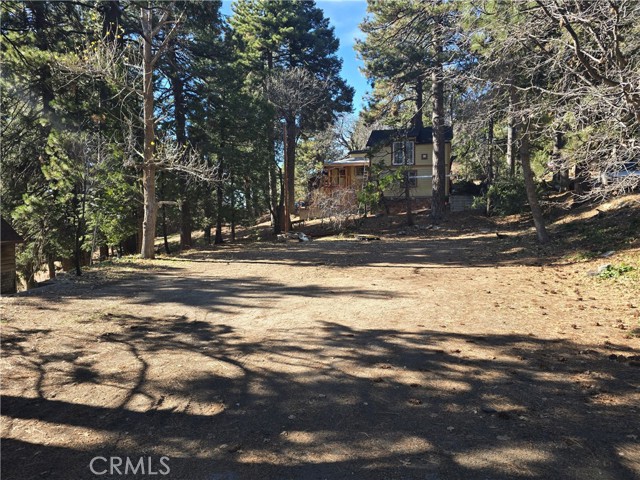 Detail Gallery Image 4 of 7 For 31845 Hilltop, Running Springs,  CA 92382 - 1 Beds | 1 Baths