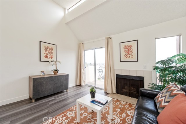 Detail Gallery Image 6 of 24 For 450 E 4th #416,  Santa Ana,  CA 92701 - 2 Beds | 2 Baths