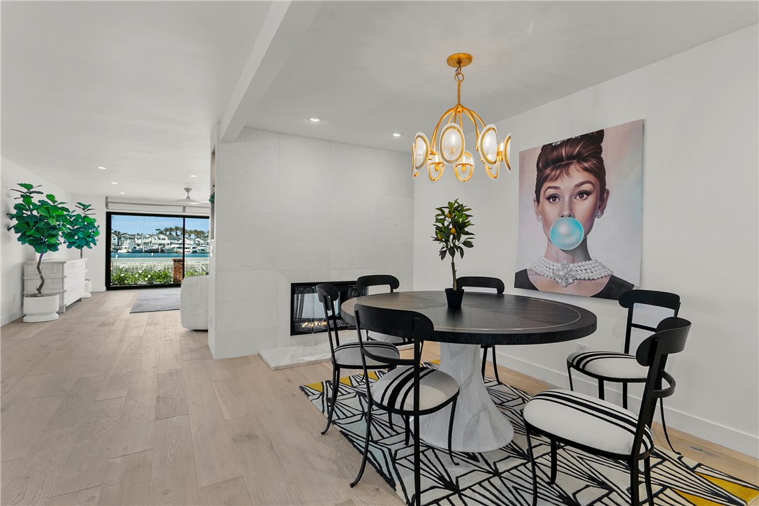 Detail Gallery Image 11 of 39 For 1817 W Bay Ave #3,  Newport Beach,  CA 92663 - 2 Beds | 2/1 Baths