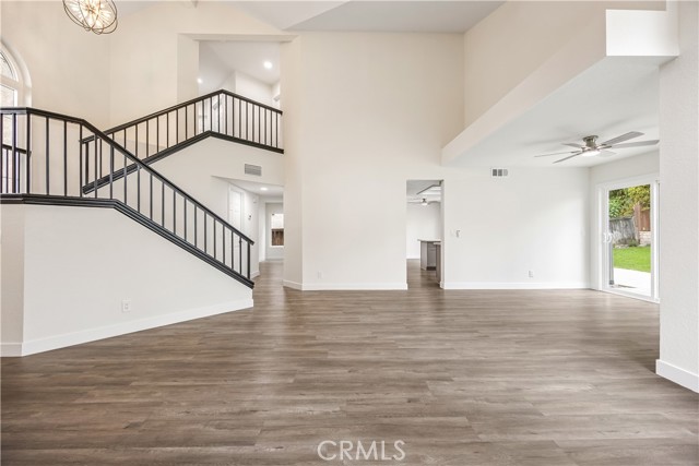 27438 Senna Court, Temecula CA: https://media.crmls.org/medias/7c8696cb-a093-42e9-a351-6345994ef55b.jpg