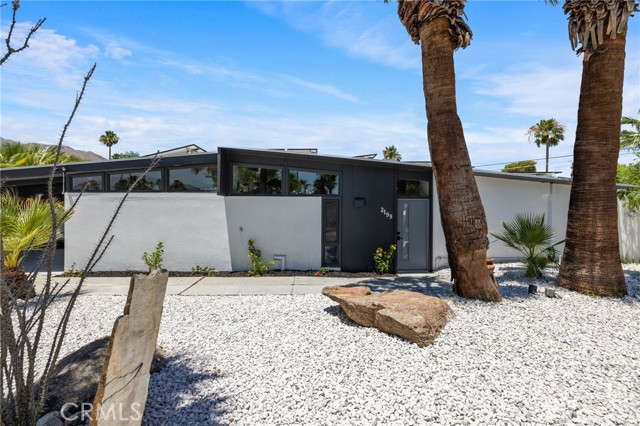 Detail Gallery Image 2 of 33 For 2199 N Berne Dr, Palm Springs,  CA 92262 - 3 Beds | 2/1 Baths