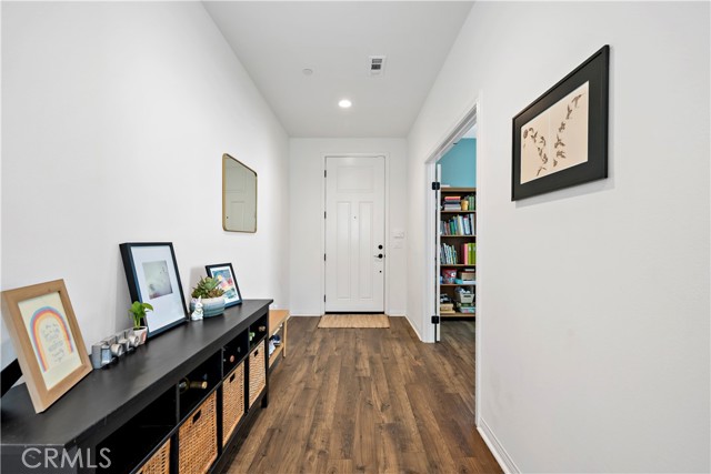 Detail Gallery Image 7 of 69 For 30841 Bloomfest St, Murrieta,  CA 92563 - 4 Beds | 2/1 Baths