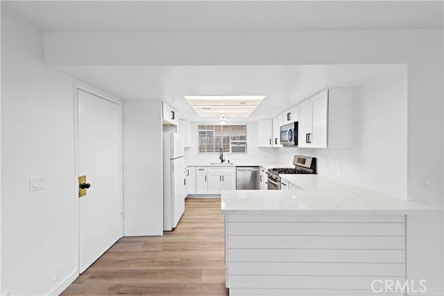 Detail Gallery Image 3 of 17 For 211 Avenida Miramar a,  San Clemente,  CA 92672 - 2 Beds | 2 Baths