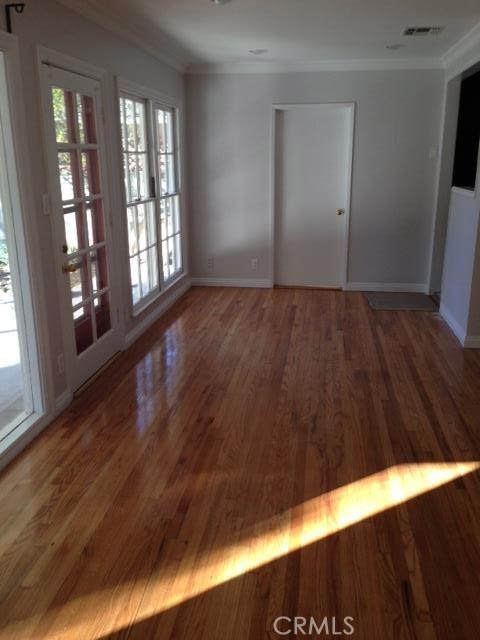 Detail Gallery Image 12 of 18 For 19224 Sylvan St, Tarzana,  CA 91335 - 3 Beds | 2 Baths