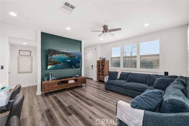 Detail Gallery Image 8 of 39 For 4321 S Cantos Paseo #27,  Ontario,  CA 91761 - 3 Beds | 2/1 Baths