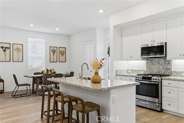 Detail Gallery Image 6 of 46 For 27410 N Merlin Pl #101,  Valencia,  CA 91381 - 2 Beds | 2 Baths