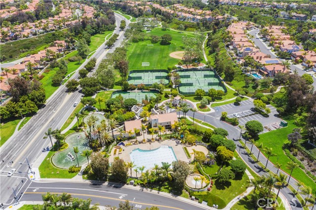 10 Novilla, Laguna Niguel CA: https://media.crmls.org/medias/7c8a7159-332e-4379-aa9a-1b894f6b16cc.jpg